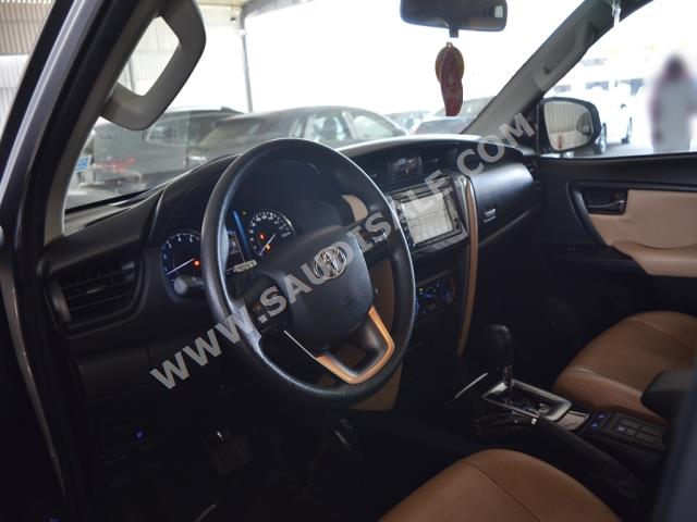 2021 تويوتا فورشنر جي اكس