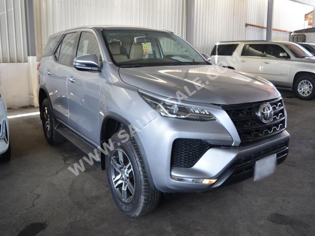 2021 تويوتا فورشنر جي اكس