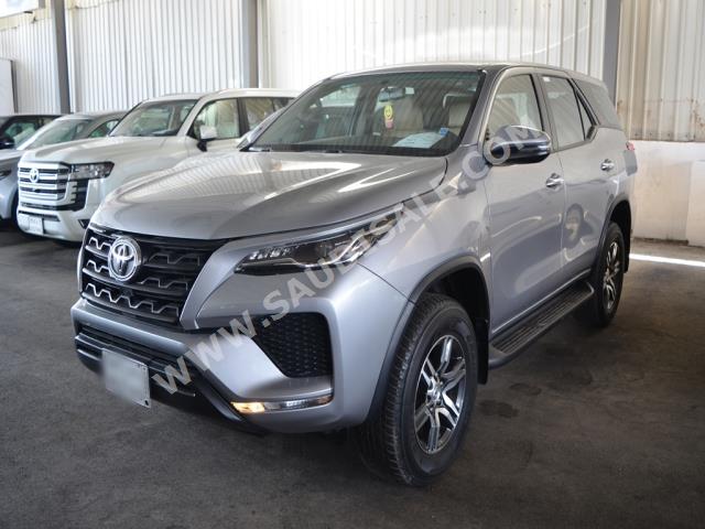 2021 تويوتا فورشنر جي اكس