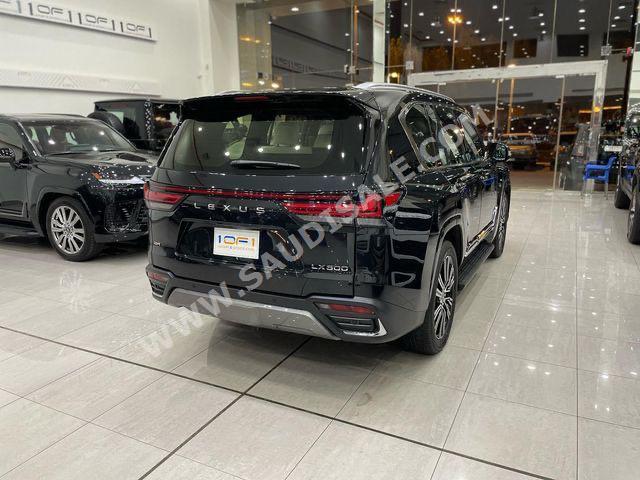 2023 لكزس إل إكس 600