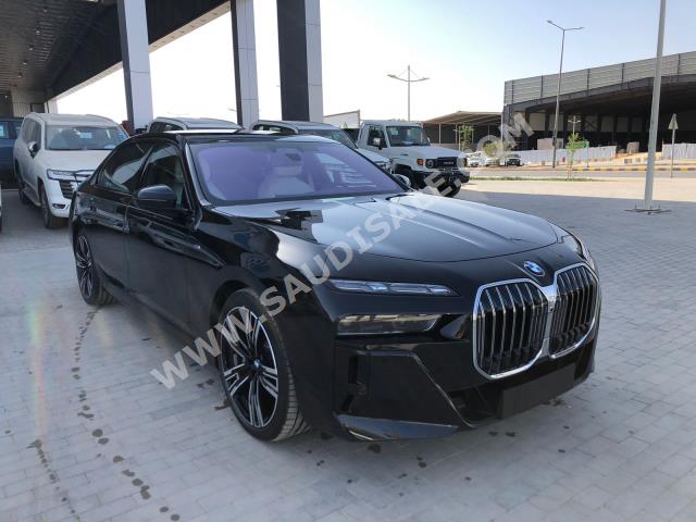 2023 بي ام دبليو الفئة السابعة 740 إل أي
