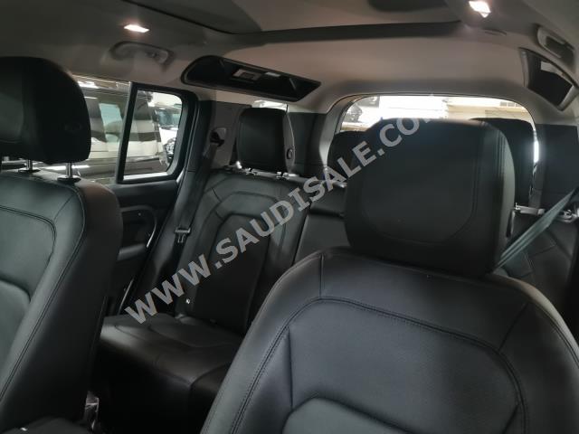 2023 لاند روفر ديفيندر اس اي