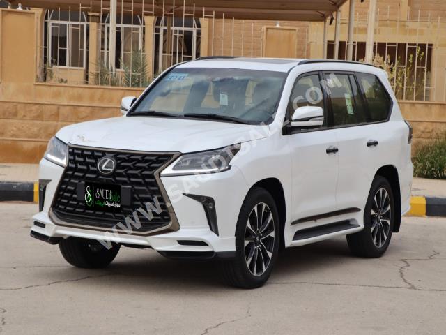 2021 لكزس إل إكس 570 بلاك اديشن