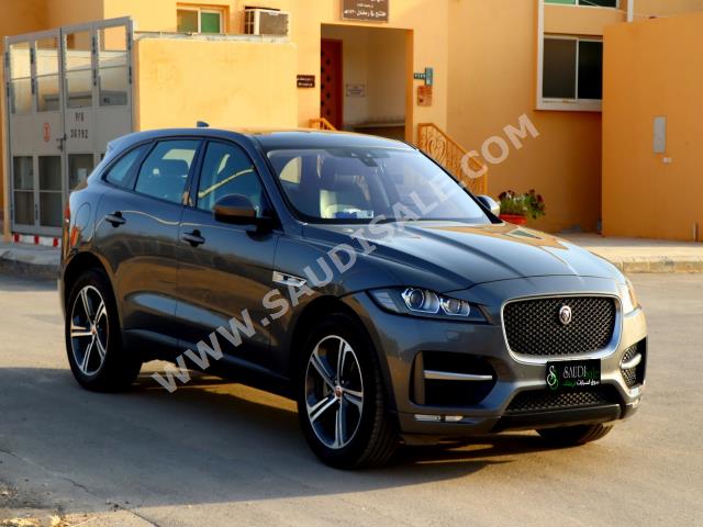 2018 جاكوار اف-بيس
