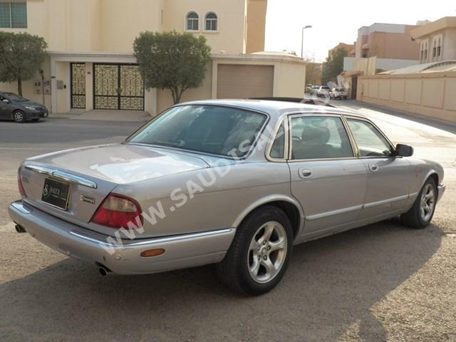 2002 جاكوار اكس جي