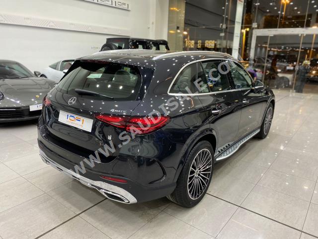 2023 مرسيدس - بنز جي إل سي 200