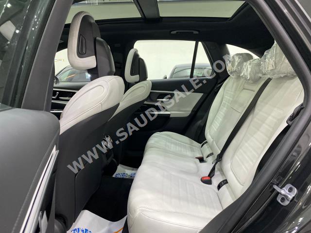 2023 مرسيدس - بنز جي إل سي 200