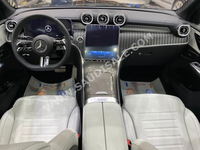 2023 مرسيدس - بنز جي إل سي 200