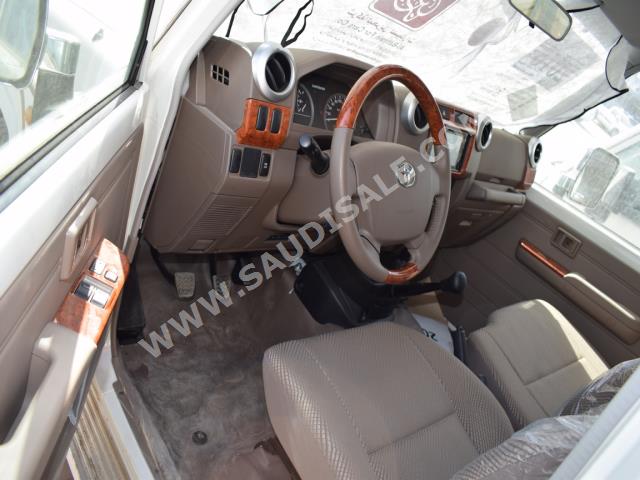 2016 Toyota Land Cruiser