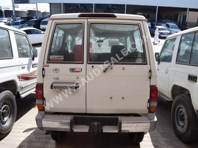 2016 Toyota Land Cruiser