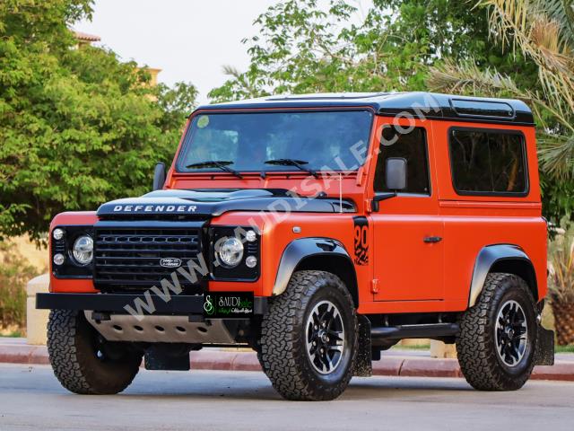 2016 لاند روفر ديفيندر 90