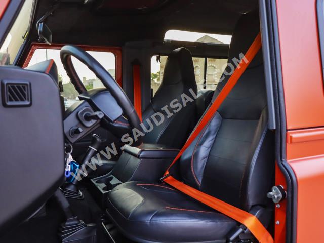 2016 لاند روفر ديفيندر 90