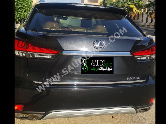 2022 لكزس أر إكس 350