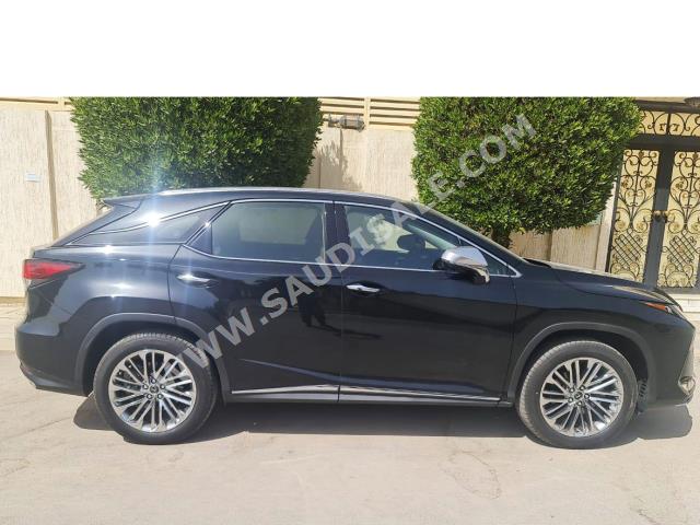 2022 لكزس أر إكس 350