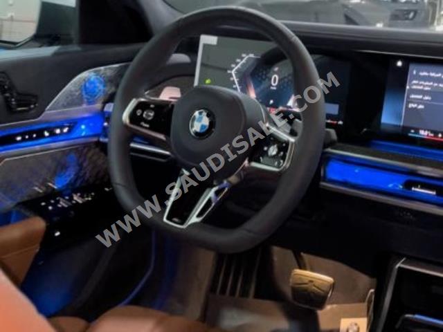 2023 بي ام دبليو الفئة السابعة 760 إل أي