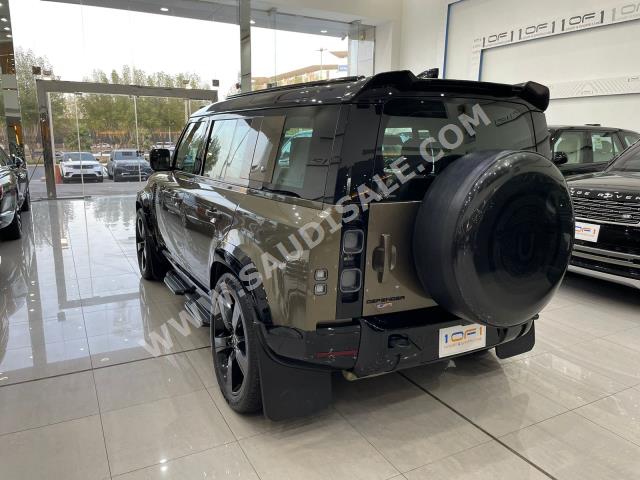 2021 لاند روفر ديفيندر اكس