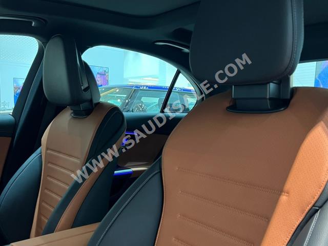 2022 مرسيدس - بنز سي 200