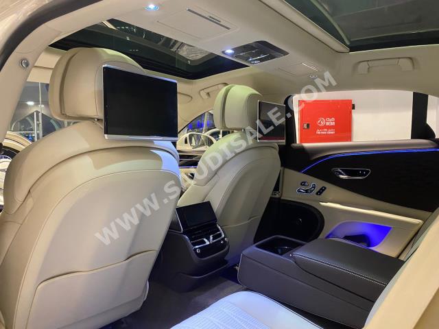 2020 بنتلي كونتيننتل فلاينج سبير الاصدار الاول