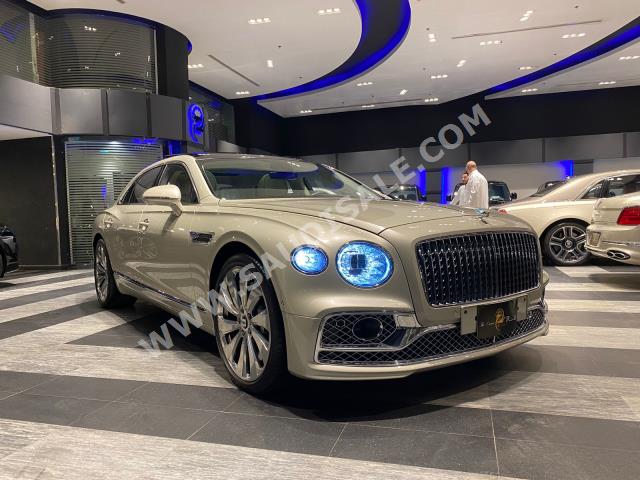 2020 بنتلي كونتيننتل فلاينج سبير الاصدار الاول