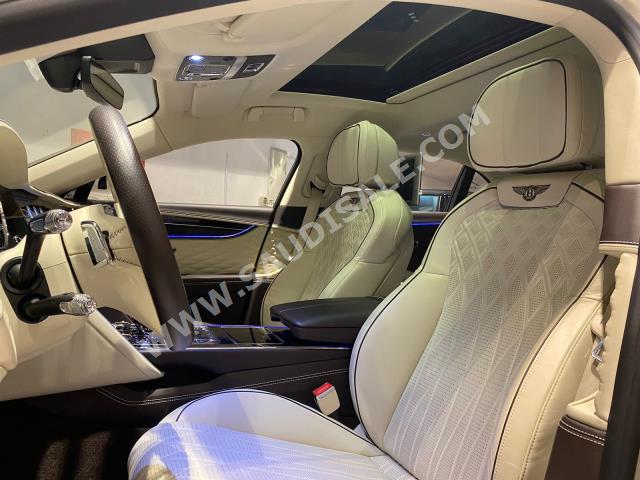 2020 بنتلي كونتيننتل فلاينج سبير الاصدار الاول