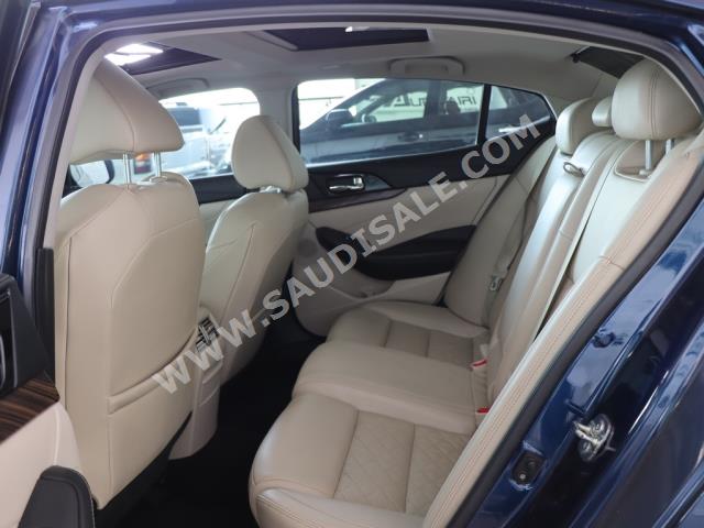 2016 نيسان ماكسيما