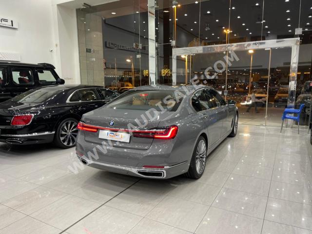2020 بي ام دبليو الفئة السابعة 730 إل أي
