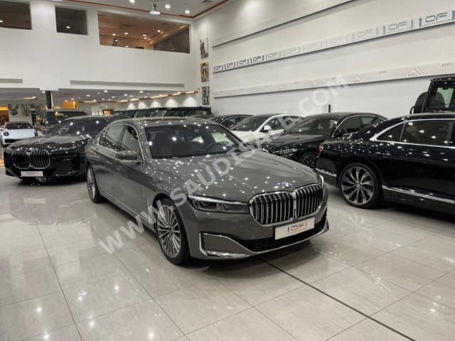 2020 بي ام دبليو الفئة السابعة 730 إل أي