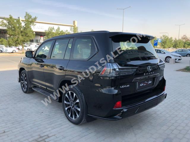 2021 لكزس إل إكس 570