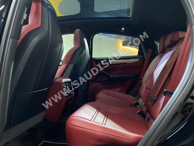 2023 Porsche Cayenne