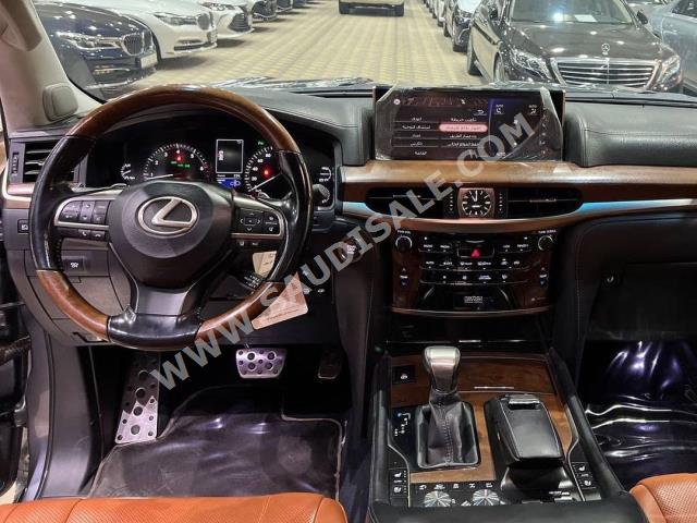 2016 لكزس إل إكس 570 اس