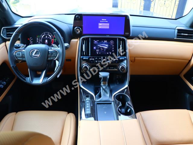 2023 لكزس إل إكس 600