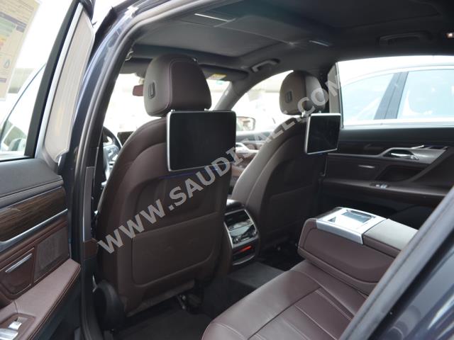 2018 بي ام دبليو الفئة السابعة 740 إل أي