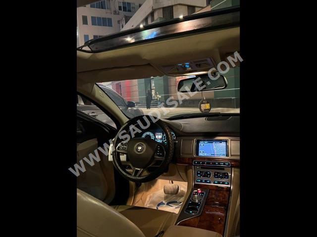 2015 جاكوار اكس اف