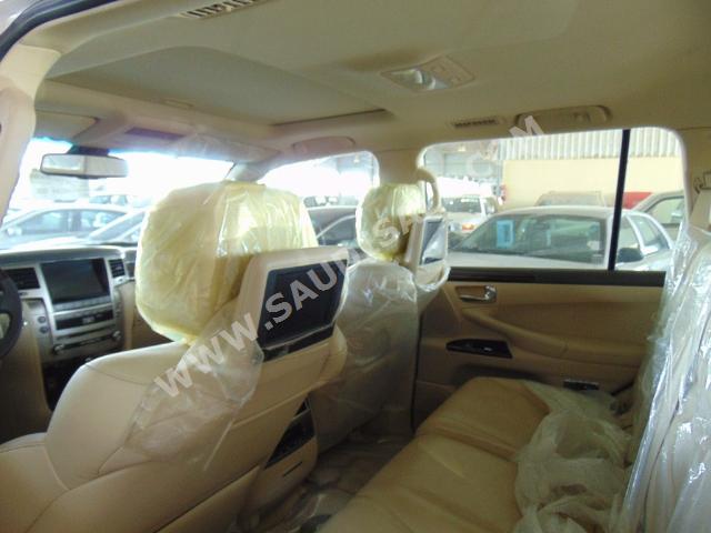 2013 Lexus LX 570