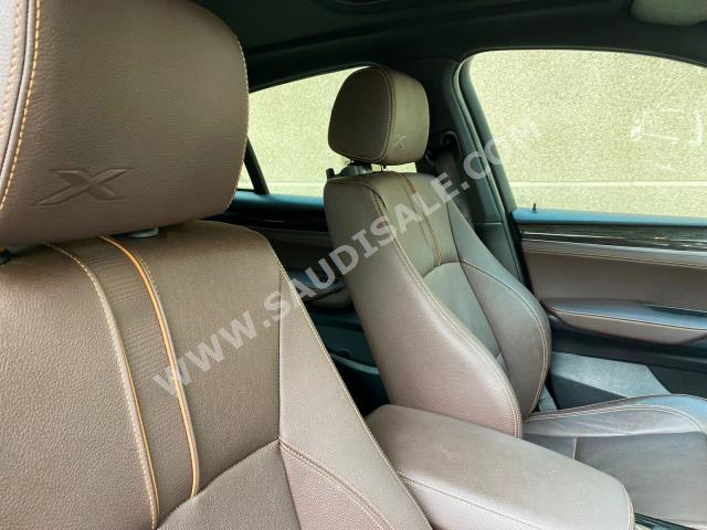 2017 بي ام دبليو الفئة اكس 4