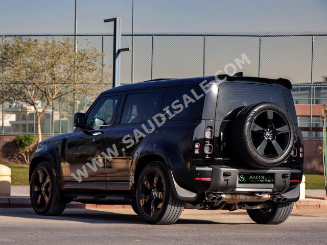 2023 لاند روفر ديفيندر