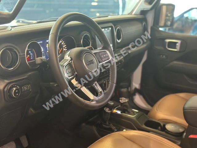 2022 جييب رانجلر صحارى