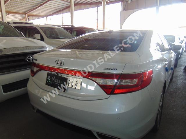 2013 هيونداي ازيرا