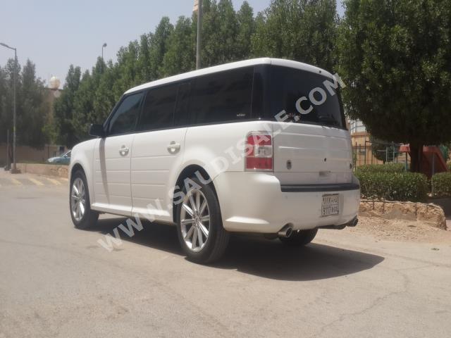 2016 فورد فليكس