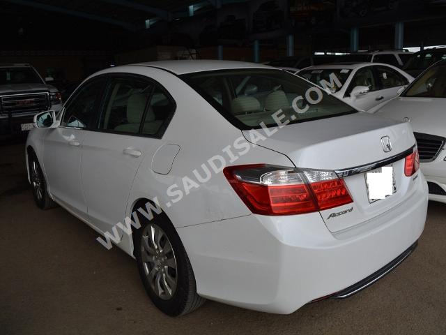 2013 هوندا اكورد