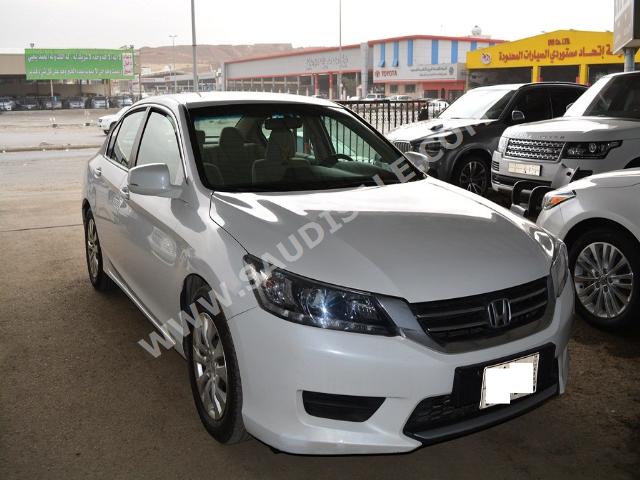 2013 هوندا اكورد