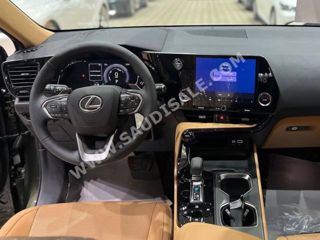 2024 لكزس إن إكس 350