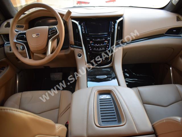 2018 كاديلاك اسكاليد بلاتينيوم