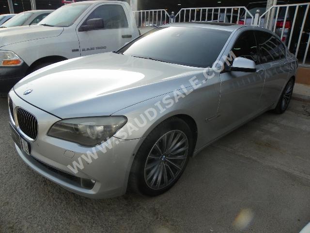 2009 BMW 7 Series 740Li