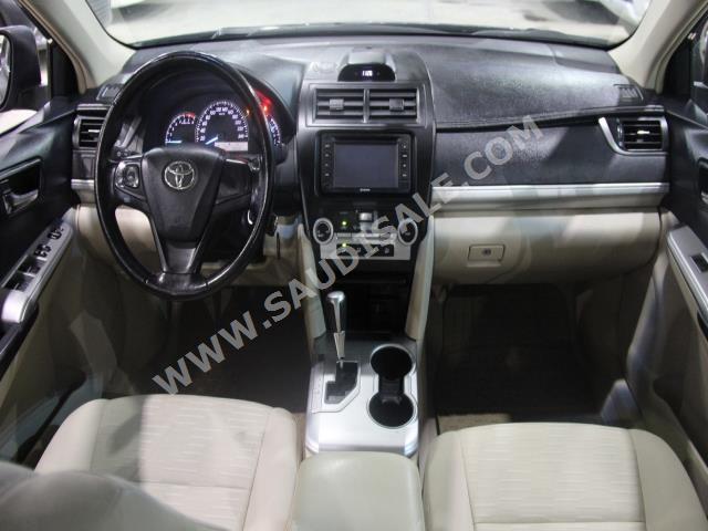 2016 تويوتا كامري ليميتد