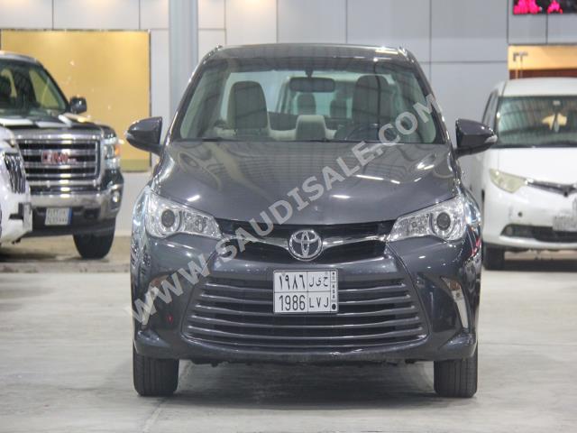 2016 تويوتا كامري ليميتد