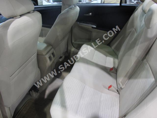 2016 تويوتا كامري ليميتد