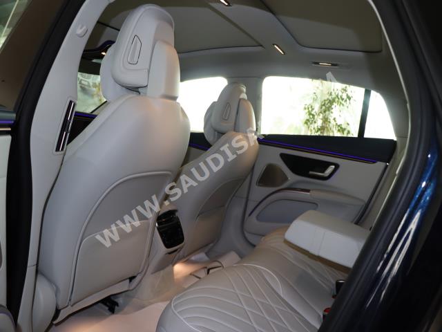 2022 مرسيدس - بنز إي كيو إس 580