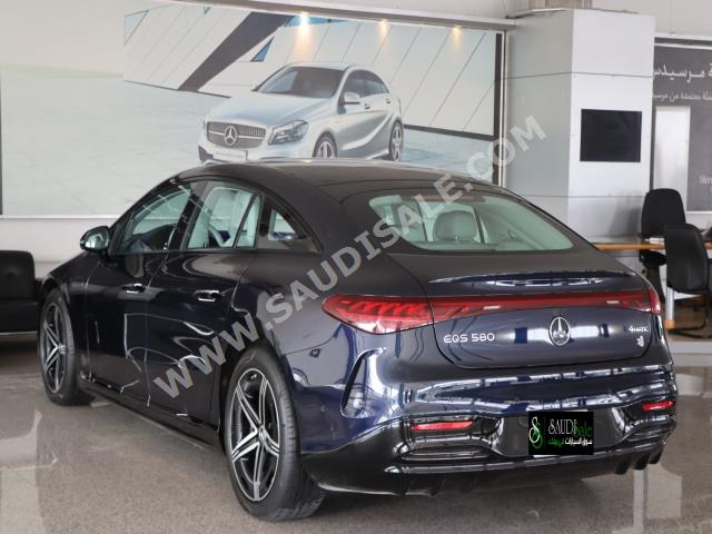 2022 مرسيدس - بنز إي كيو إس 580