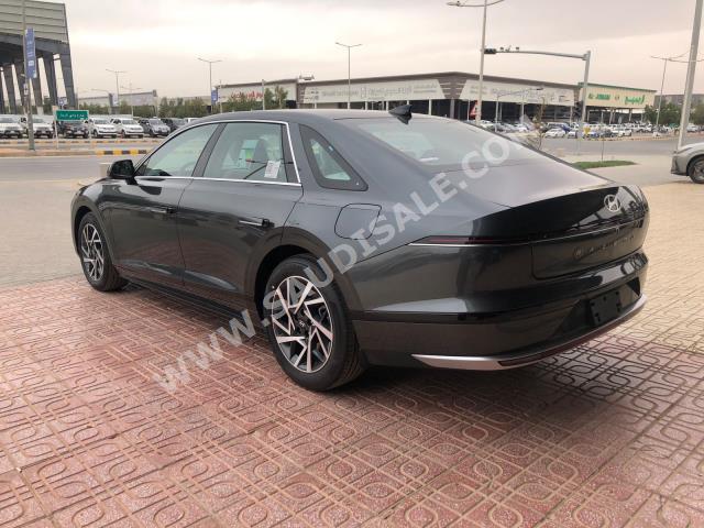 2024 هيونداي ازيرا